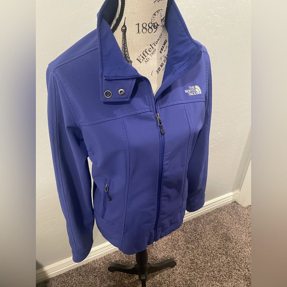 The North Face Jacket - Picture 2 of 11